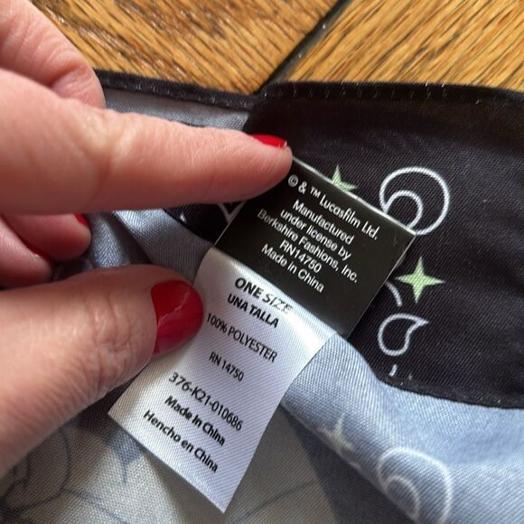 ✨NWT✨ Star Wars Mandalorian Disney bandanna - Picture 4 of 4